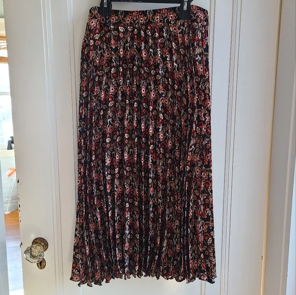 Max Studio Women's skirt - Picture 9 of 14